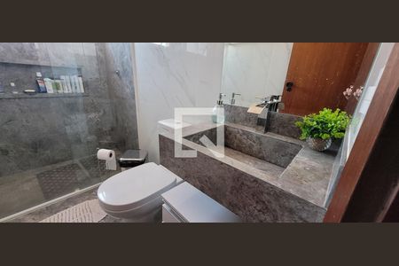 Apartamento à venda com 82m², 2 quartos e 1 vaga Apartamento à venda com 82m², 2 quartos e 1 vagaBanheiro Social