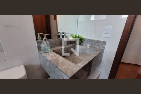 Apartamento à venda com 82m², 2 quartos e 1 vaga Apartamento à venda com 82m², 2 quartos e 1 vagaBanheiro Social