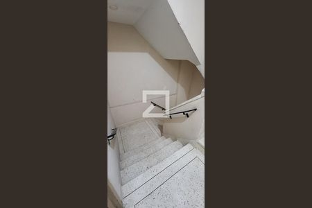 Apartamento para alugar com 117m², 1 quarto e 1 vaga Apartamento para alugar com 117m², 1 quarto e 1 vagaEscada