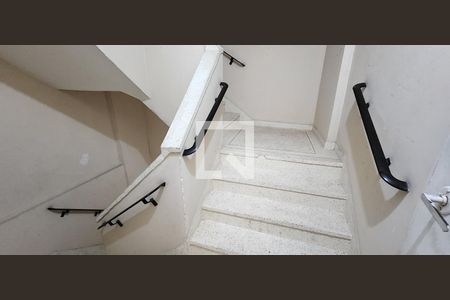 Apartamento para alugar com 117m², 1 quarto e 1 vaga Apartamento para alugar com 117m², 1 quarto e 1 vagaEscada