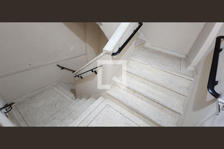 Apartamento para alugar com 117m², 1 quarto e 1 vaga Apartamento para alugar com 117m², 1 quarto e 1 vagaEscada