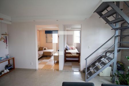 Sala de apartamento à venda com 3 quartos, 85m² em Vila Carmosina, São Paulo