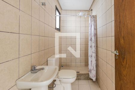 Banheiro de kitnet/studio para alugar com 1 quarto, 40m² em Bom Jesus, Porto Alegre