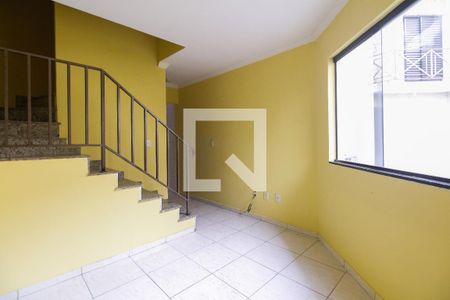 Sala  de casa de condomínio para alugar com 2 quartos, 70m² em Vila Carrão, São Paulo