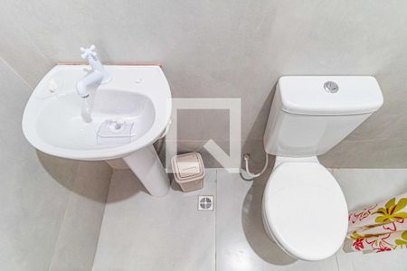 Banheiro de casa para alugar com 1 quarto, 16m² em Conjunto Residencial Butantã, São Paulo