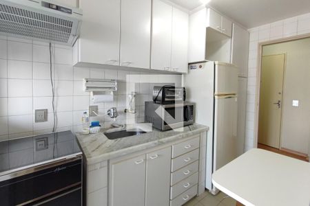 Cozinha de apartamento à venda com 1 quarto, 45m² em Centro, Campinas