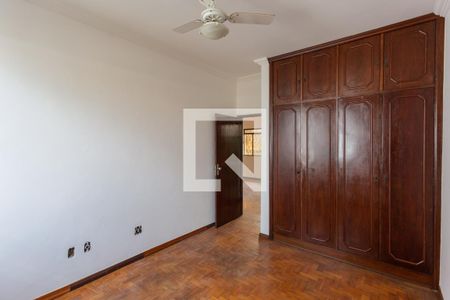 Casa à venda com 257m², 3 quartos e 4 vagasQuarto