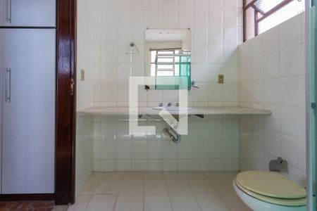 Casa à venda com 257m², 3 quartos e 4 vagasBanheiro