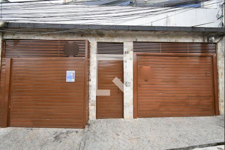 Casa à venda com 120m², 2 quartos e 1 vagaFachada