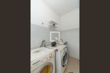 Casa à venda com 115m², 4 quartos e 4 vagas Casa à venda com 115m², 4 quartos e 4 vagasÁrea de Serviço