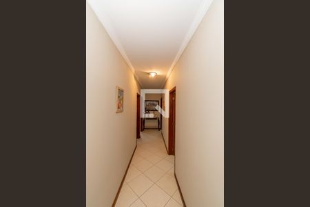 Casa à venda com 115m², 4 quartos e 4 vagas Casa à venda com 115m², 4 quartos e 4 vagasCorredor