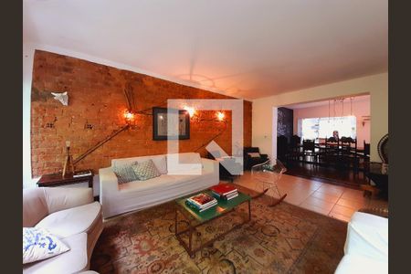 Sala de estar de casa à venda com 7 quartos, 540m² em Cosme Velho, Rio de Janeiro