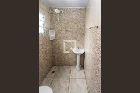 Banheiro de casa para alugar com 1 quarto, 30m² em Jardim Vila Formosa, São Paulo