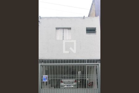 Casa para alugar com 30m², 1 quarto e sem vaga Casa para alugar com 30m², 1 quarto e sem vagaFachada