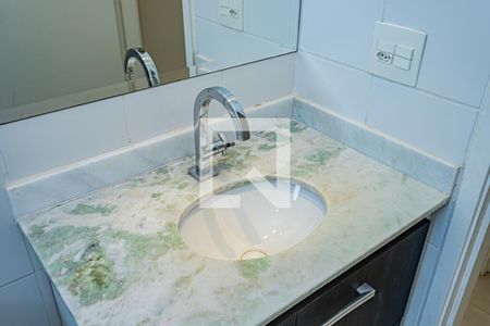 Apartamento para alugar com 69m², 2 quartos e 1 vaga Apartamento para alugar com 69m², 2 quartos e 1 vagaBanheiro social