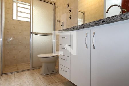 Casa à venda com 150m², 3 quartos e 2 vagasBanheiro da Suíte 1 - armário