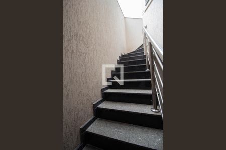 Casa à venda com 170m², 3 quartos e 6 vagasEscada - Acesso Garagem