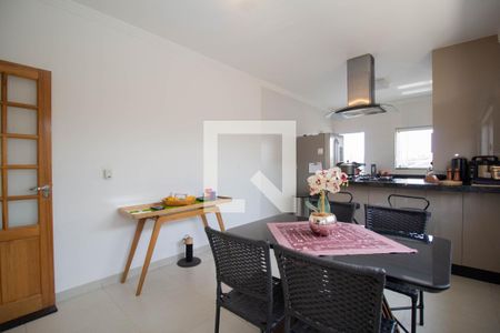 Casa à venda com 170m², 3 quartos e 6 vagasCopa