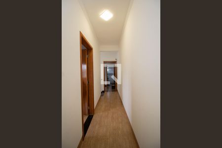 Casa à venda com 170m², 3 quartos e 6 vagasCorredor