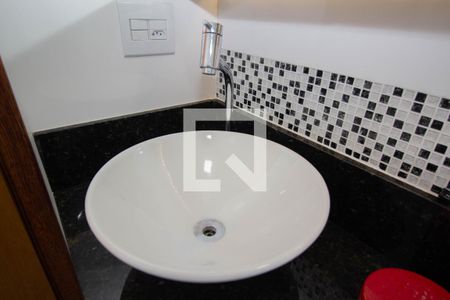 Casa à venda com 170m², 3 quartos e 6 vagasBanheiro da Suíte 1