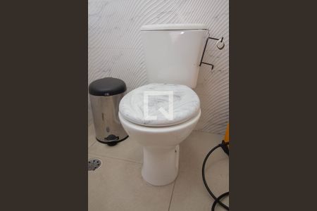 Casa à venda com 170m², 3 quartos e 6 vagasBanheiro de Serviço