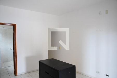 Casa para alugar com 250m², 3 quartos e 2 vagasSuíte