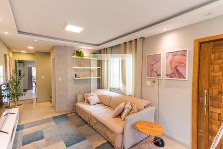 Sala   de casa à venda com 3 quartos, 180m² em Vila Mazzei, São Paulo