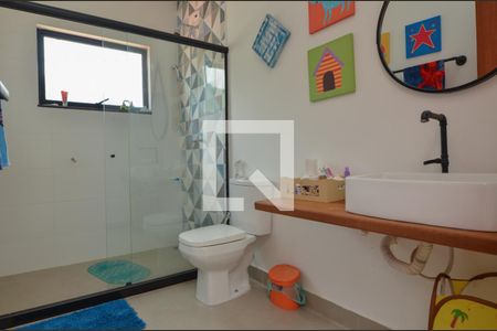 Casa de condomínio à venda com 300m², 5 quartos e 1 vaga Casa de condomínio à venda com 300m², 5 quartos e 1 vagaBanheiro