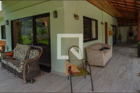 Casa de condomínio à venda com 300m², 5 quartos e 1 vaga Casa de condomínio à venda com 300m², 5 quartos e 1 vagaÁrea comum