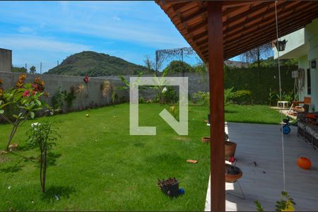 Casa de condomínio à venda com 300m², 5 quartos e 1 vaga Casa de condomínio à venda com 300m², 5 quartos e 1 vagaQuintal