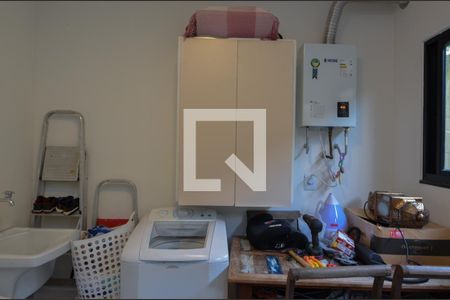 Casa de condomínio à venda com 300m², 5 quartos e 1 vaga Casa de condomínio à venda com 300m², 5 quartos e 1 vagaÁrea de Serviço