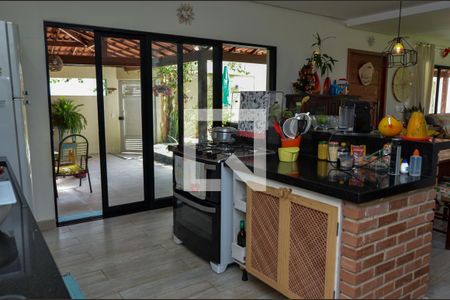 Casa de condomínio à venda com 300m², 5 quartos e 1 vaga Casa de condomínio à venda com 300m², 5 quartos e 1 vagaCozinha