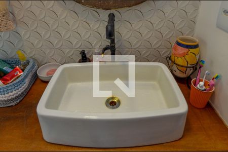 Casa de condomínio à venda com 300m², 5 quartos e 1 vaga Casa de condomínio à venda com 300m², 5 quartos e 1 vagaLavabo