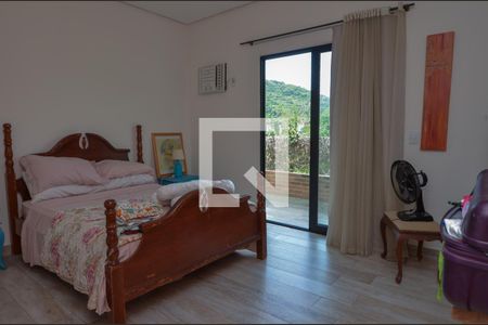 Casa de condomínio à venda com 300m², 5 quartos e 1 vaga Casa de condomínio à venda com 300m², 5 quartos e 1 vagaSuite 2