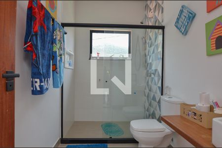 Casa de condomínio à venda com 300m², 5 quartos e 1 vaga Casa de condomínio à venda com 300m², 5 quartos e 1 vagaBanheiro