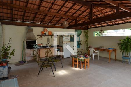 Casa de condomínio à venda com 300m², 5 quartos e 1 vaga Casa de condomínio à venda com 300m², 5 quartos e 1 vagaÁrea comum