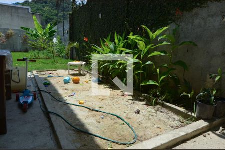 Casa de condomínio à venda com 300m², 5 quartos e 1 vaga Casa de condomínio à venda com 300m², 5 quartos e 1 vagaÁrea comum