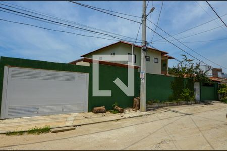 Casa de condomínio à venda com 300m², 5 quartos e 1 vaga Casa de condomínio à venda com 300m², 5 quartos e 1 vagaFachada