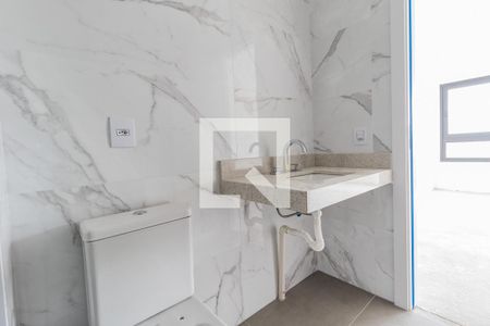 Banheiro de kitnet/studio à venda com 1 quarto, 29m² em Petrópolis, Porto Alegre