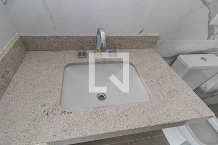 Banheiro de kitnet/studio à venda com 1 quarto, 30m² em Petrópolis, Porto Alegre