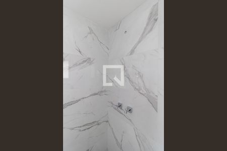 Banheiro de kitnet/studio à venda com 1 quarto, 32m² em Petrópolis, Porto Alegre