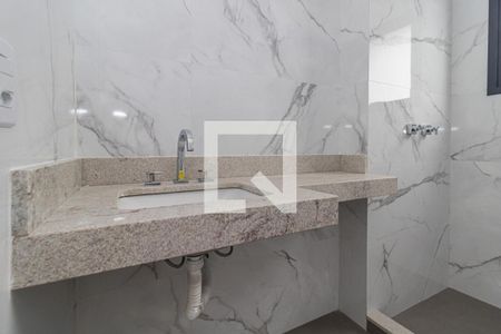 Banheiro de kitnet/studio à venda com 1 quarto, 30m² em Petrópolis, Porto Alegre