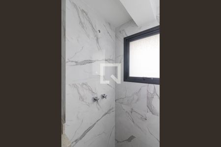 Banheiro de kitnet/studio à venda com 1 quarto, 30m² em Petrópolis, Porto Alegre