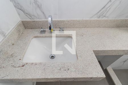 Banheiro de kitnet/studio à venda com 1 quarto, 30m² em Petrópolis, Porto Alegre