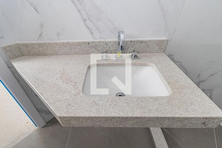 Banheiro de kitnet/studio à venda com 1 quarto, 41m² em Petrópolis, Porto Alegre