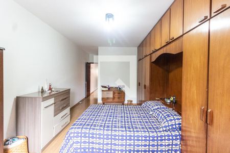 Casa à venda com 170m², 3 quartos e 3 vagas Casa à venda com 170m², 3 quartos e 3 vagasQuarto 1