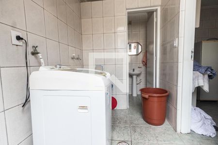 Casa à venda com 170m², 3 quartos e 3 vagas Casa à venda com 170m², 3 quartos e 3 vagasÁrea de serviço