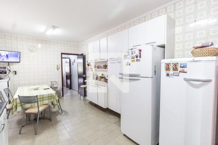 Casa à venda com 170m², 3 quartos e 3 vagas Casa à venda com 170m², 3 quartos e 3 vagasCozinha