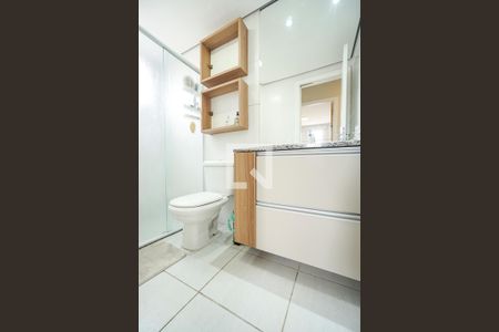 Apartamento à venda com 74m², 3 quartos e 2 vagas Apartamento à venda com 74m², 3 quartos e 2 vagasBanheiro social