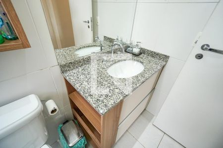 Apartamento à venda com 74m², 3 quartos e 2 vagas Apartamento à venda com 74m², 3 quartos e 2 vagasPia
